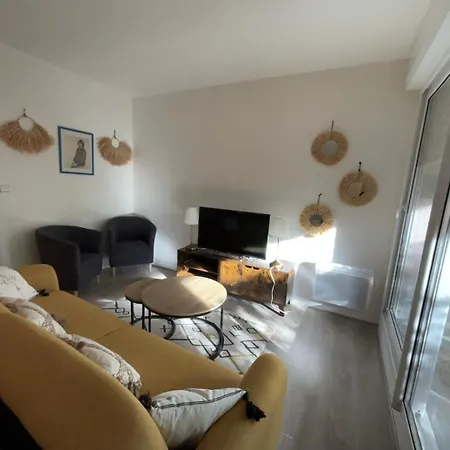 Appartement En Centre Ville Avec Cour Face Au Parc Pasteur Orleans Exterior photo